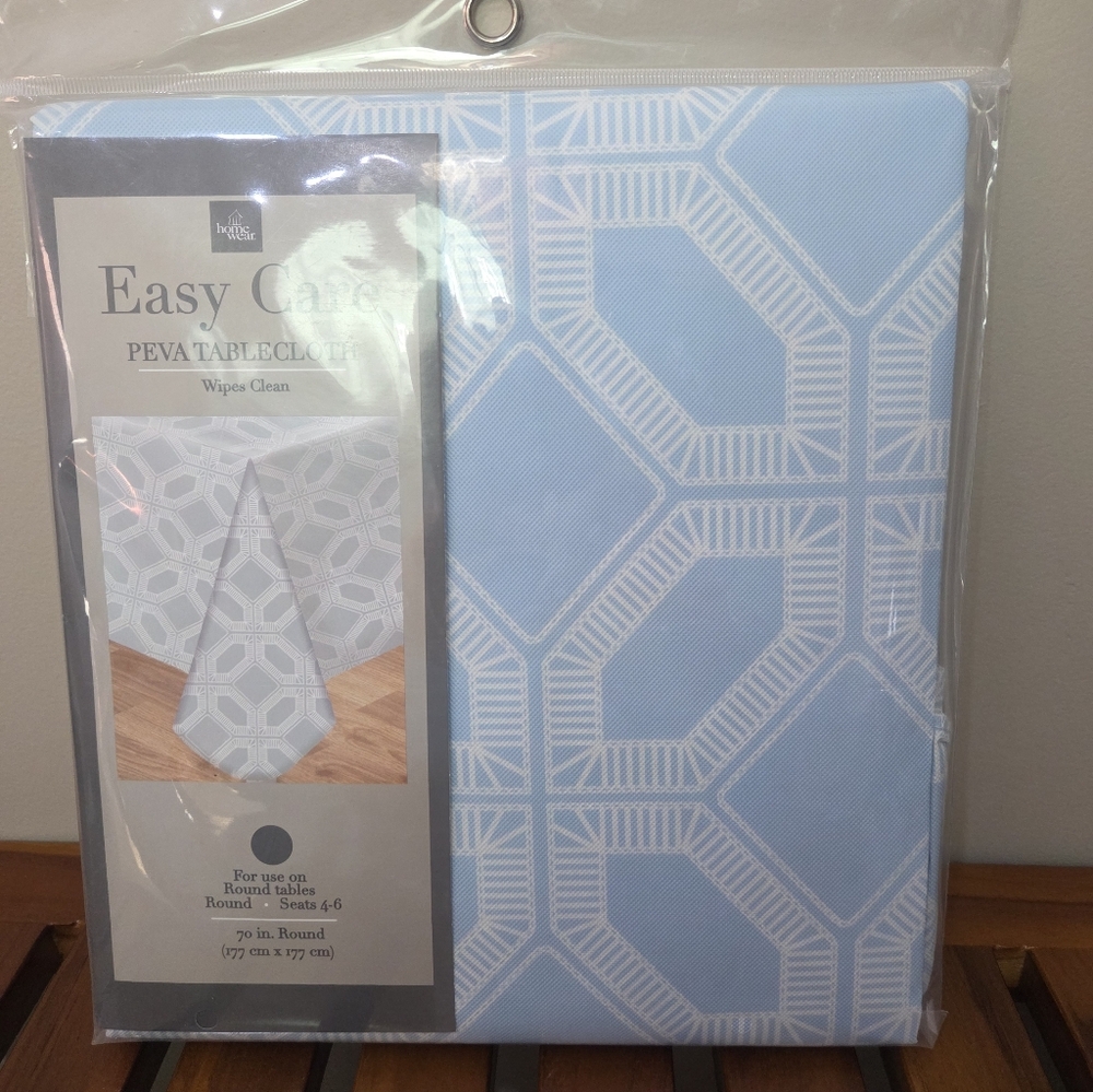 Peca Geometric Pattern 70in. Round  Tablecloth NEW